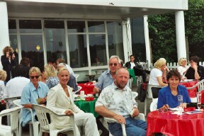 Gem&uuml;tlich ist es im Caf&eacute;-Garten
